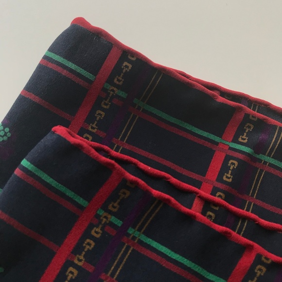 GUCCI Silk HORSE BIT Rare LOGO Silk Square Scarf! Red Blue Gold Rare NEW VINTAGE - Picture 6 of 7